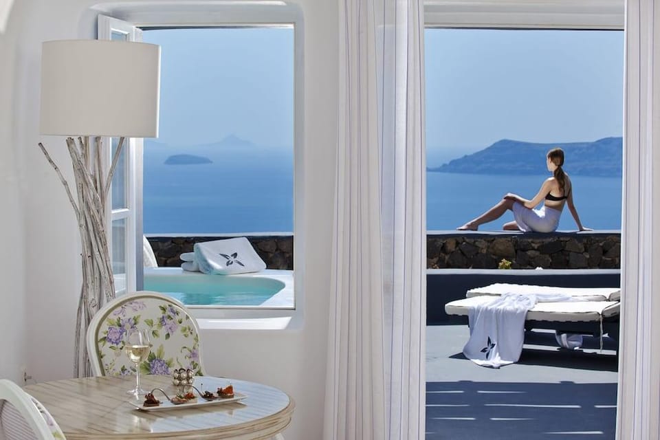 San Antonio Hotel in Santorini