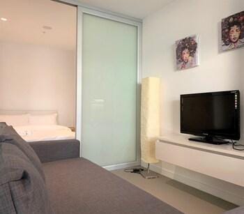 ReadySet Apartments at Upper West Side Hotel in Melbourne