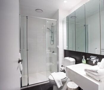 ReadySet Apartments at Upper West Side Hotel in Melbourne