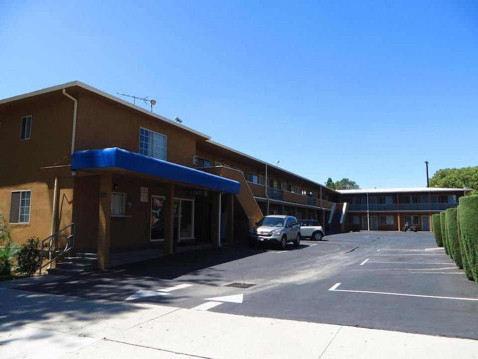 American Inn Ontario Hotel in Ontario