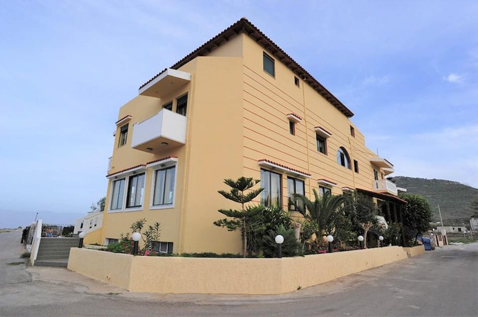 Gramvoussa Bay Hotel in Crete