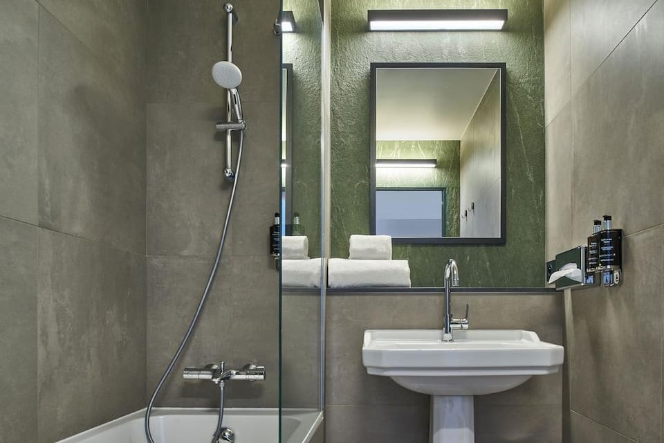 Gatsby Hotel & Restaurant by Happyculture Hotel in Auvergne-Rhône-Alpes