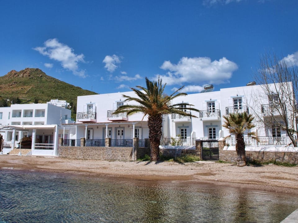 Silver Beach Hotel in Decentralized Administration of the Aegean