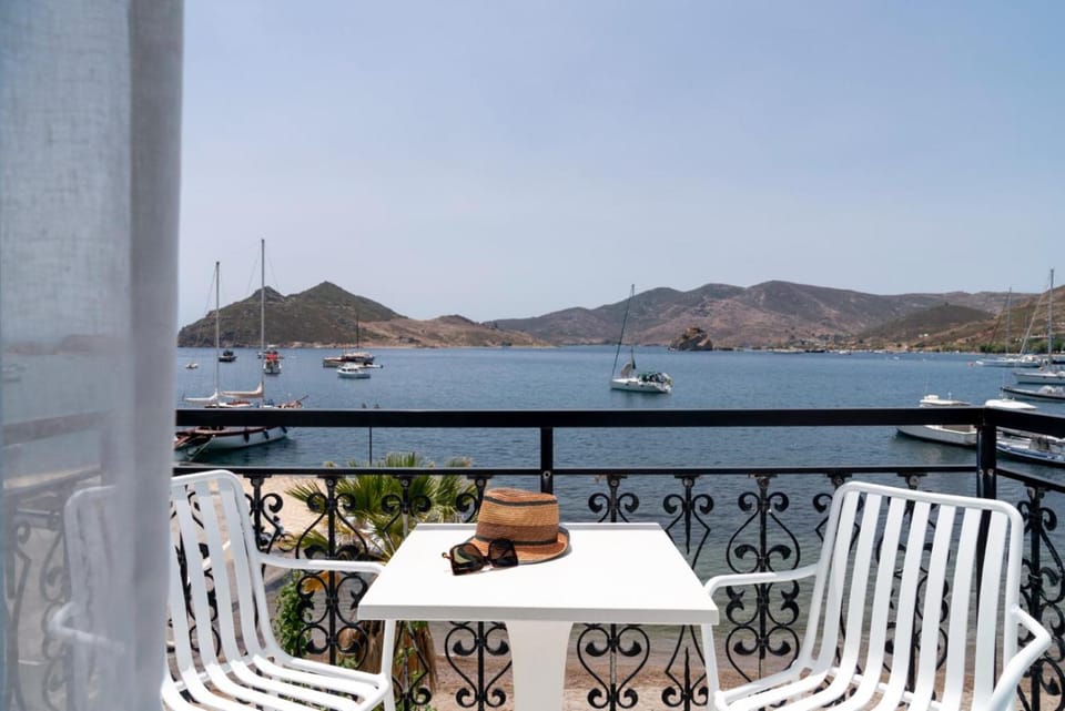 Silver Beach Hotel in Decentralized Administration of the Aegean