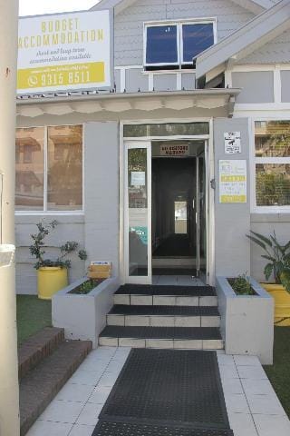 Coogee Beachside Budget Accommodation Hotel in Sydney
