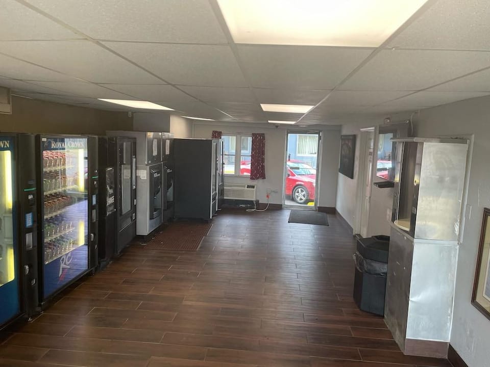 Budgetel Inn & Suites Hotel in Louisville