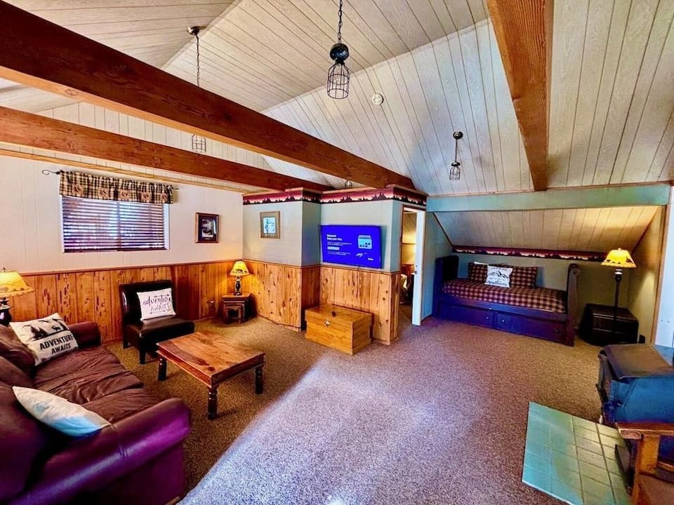 The Bidwell House Hotel in Lake Almanor