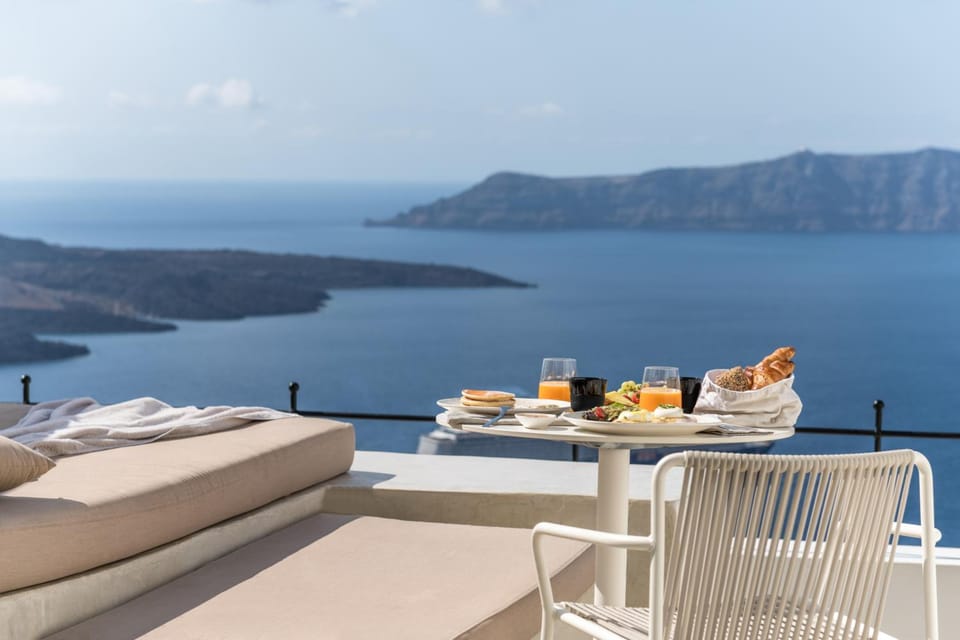 Enigma Suites Apartment hotel in Thera