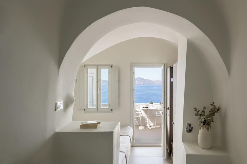 Enigma Suites Apartment hotel in Thera