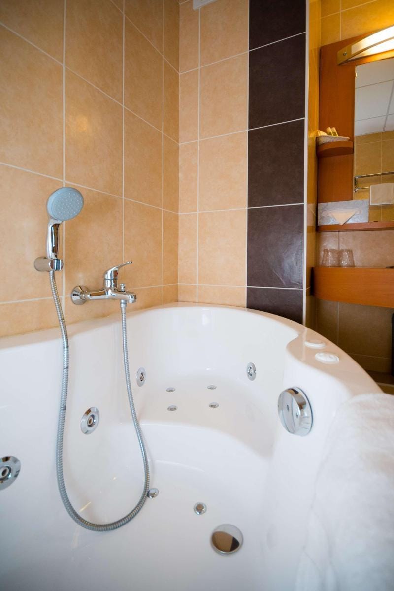 Brit Hotel Nantes St Herblain - Le Kerann Hotel in Saint-Herblain