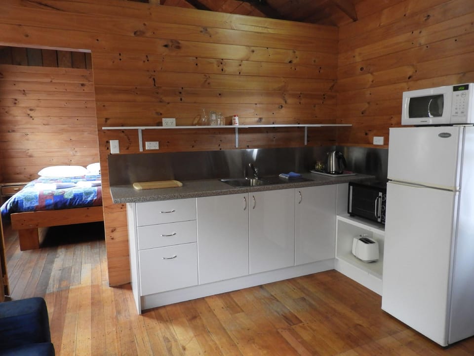 Somerset Caravan Park Hotel in Tasmania