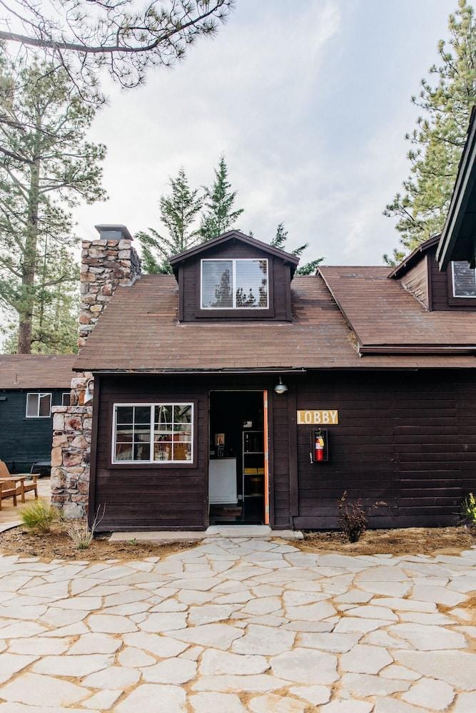 Noon Lodge at Mallard Bay Hotel in Big Bear