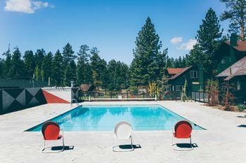 Noon Lodge at Mallard Bay Hotel in Big Bear