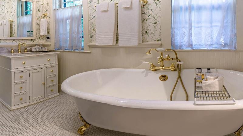 McCall House Boutique Inn Hotel in Ashland
