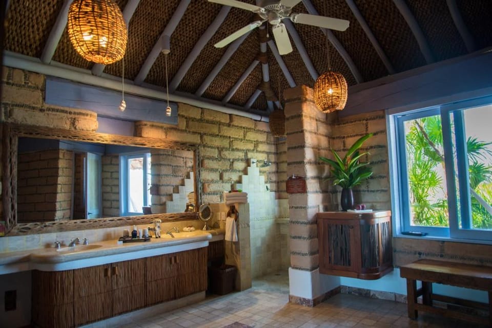 Villa El Ensueño by La Casa Que Canta Hotel in Zihuatanejo