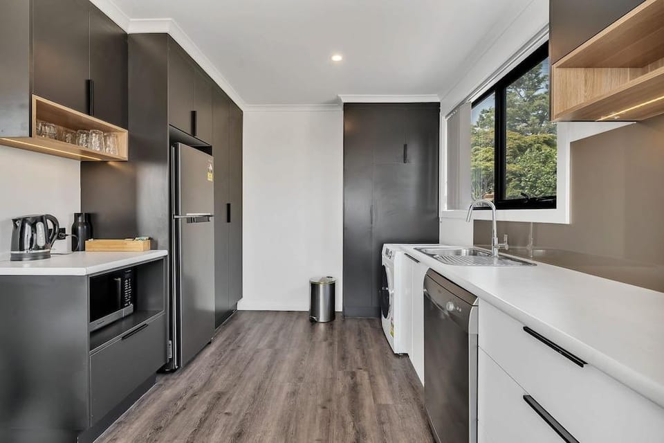 Youngtown Executive Apartments Hotel in Tasmania