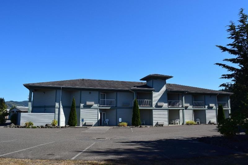 The Dew Drop Inn Motel Hotel in Forks