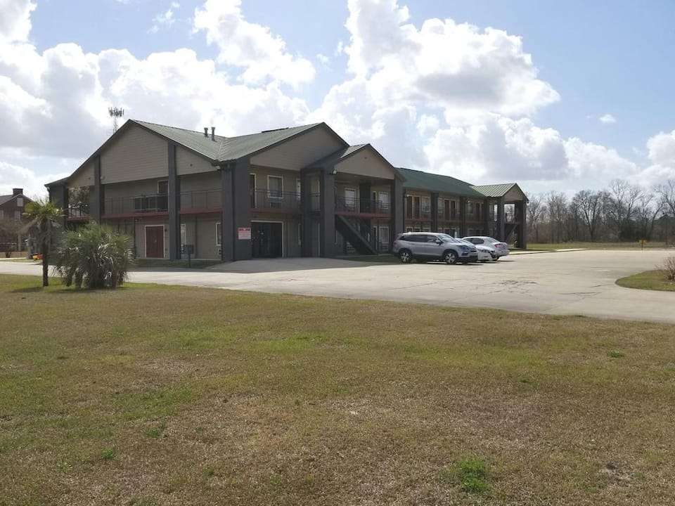 Cypress Inn Hotel in False River