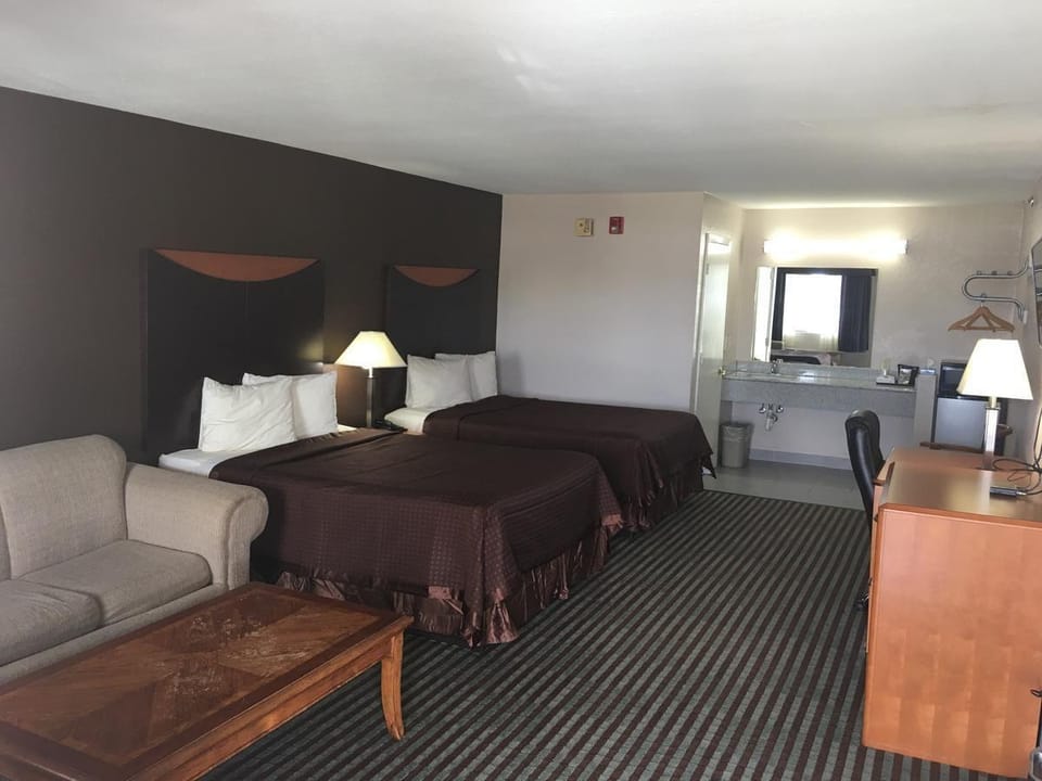 Cypress Inn Hotel in False River
