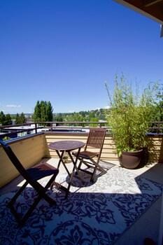 Comfort and Grace on Queen Anne Hill Hotel in Fremont