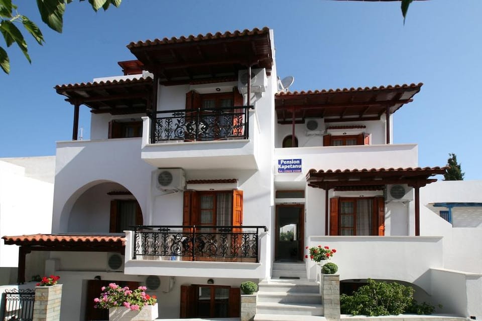 Kapetanos Rooms Hotel in Naxos