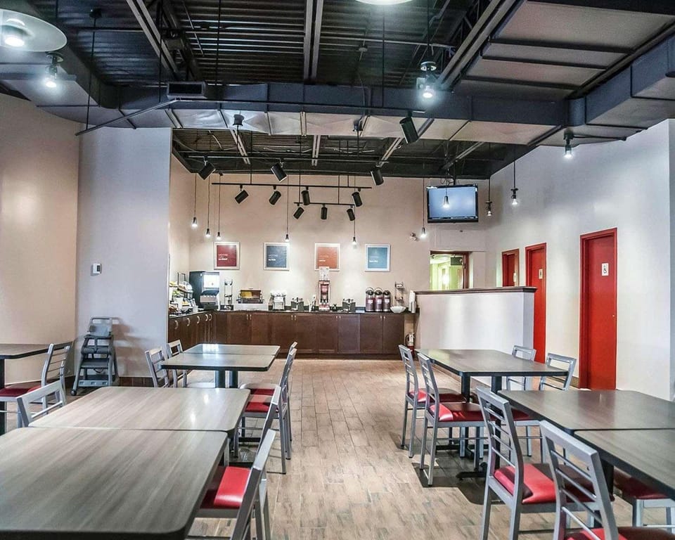 Comfort Inn Laval Hotel in Laval