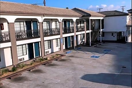Pleasant Holiday Motel Hotel in Harbor City