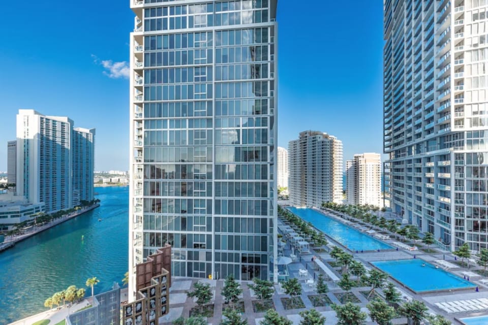 Miami Vacation Rentals - Coconut Grove Hotel in Coconut Grove
