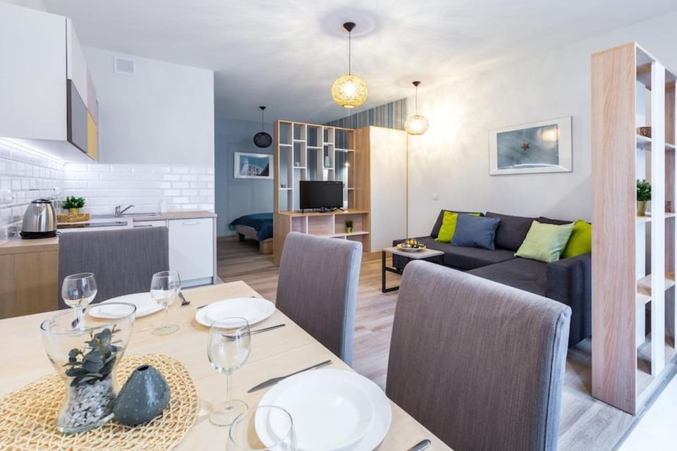 Friendhouse Apartments - Train Station Area Hotel in Krakow
