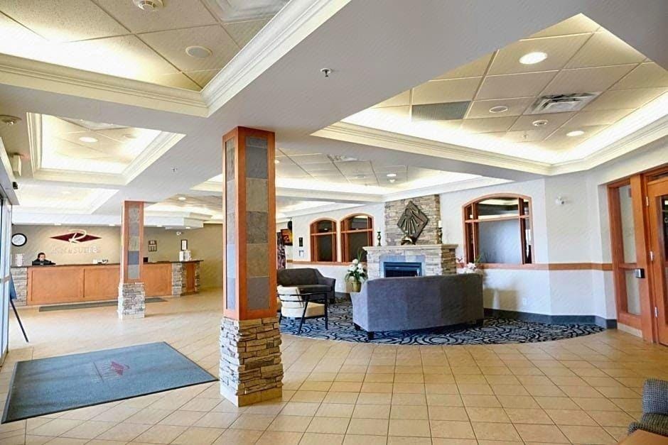 Rosslyn Inn and Suites Hotel in Edmonton