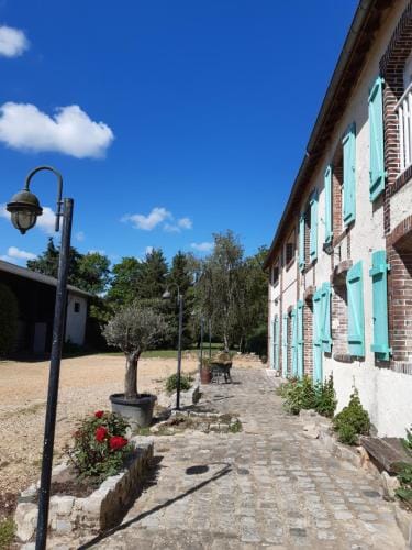 Au Charme de l'Eure Hotel in Île-de-France
