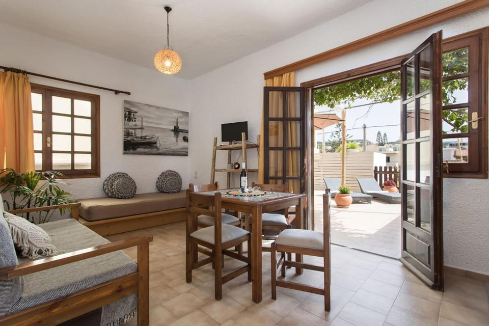 Ilias Apartments Hotel in Platanias