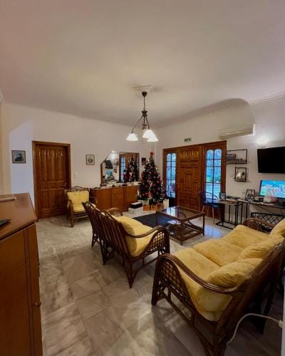 Mpoufidis Rock House Meteora Hotel in North Macedonia