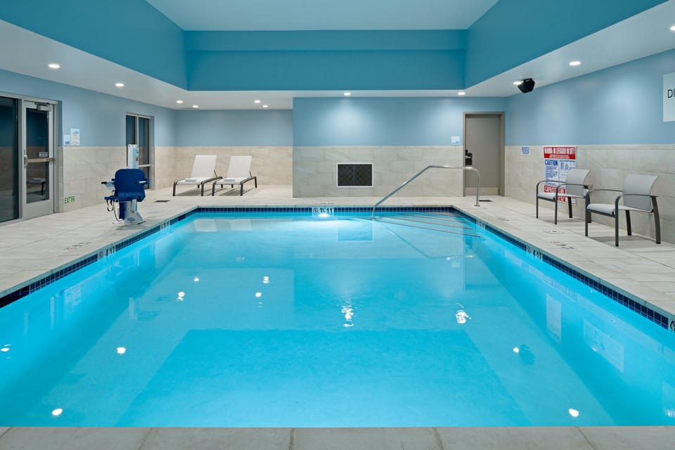 Holiday Inn Express And Suites Hollister By IHG Hotel in Hollister