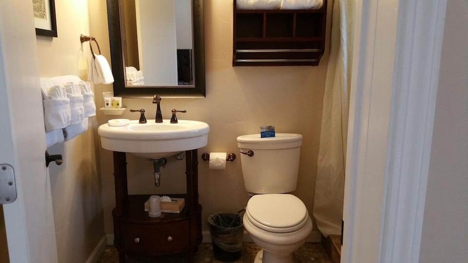 Sunset Inn Hotel in Pacific Grove