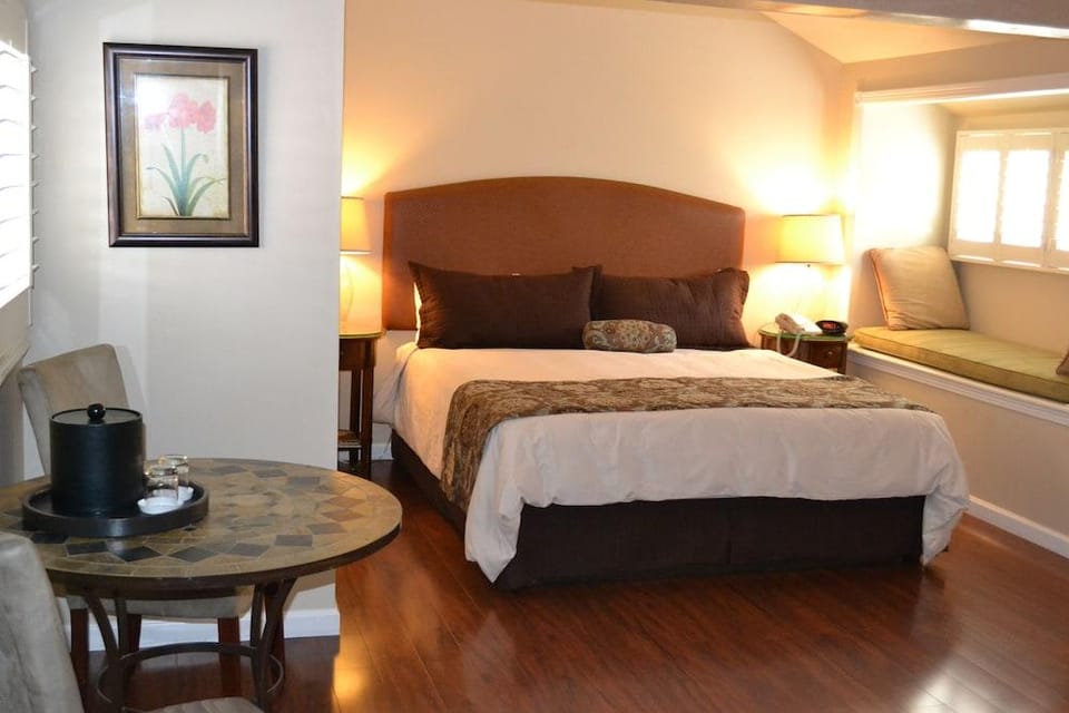 Sunset Inn Hotel in Pacific Grove
