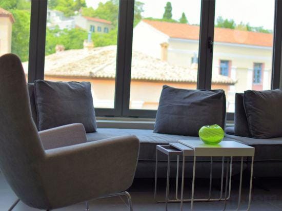 101 Adrianou Luxury Urban Stay Hotel in Plaka