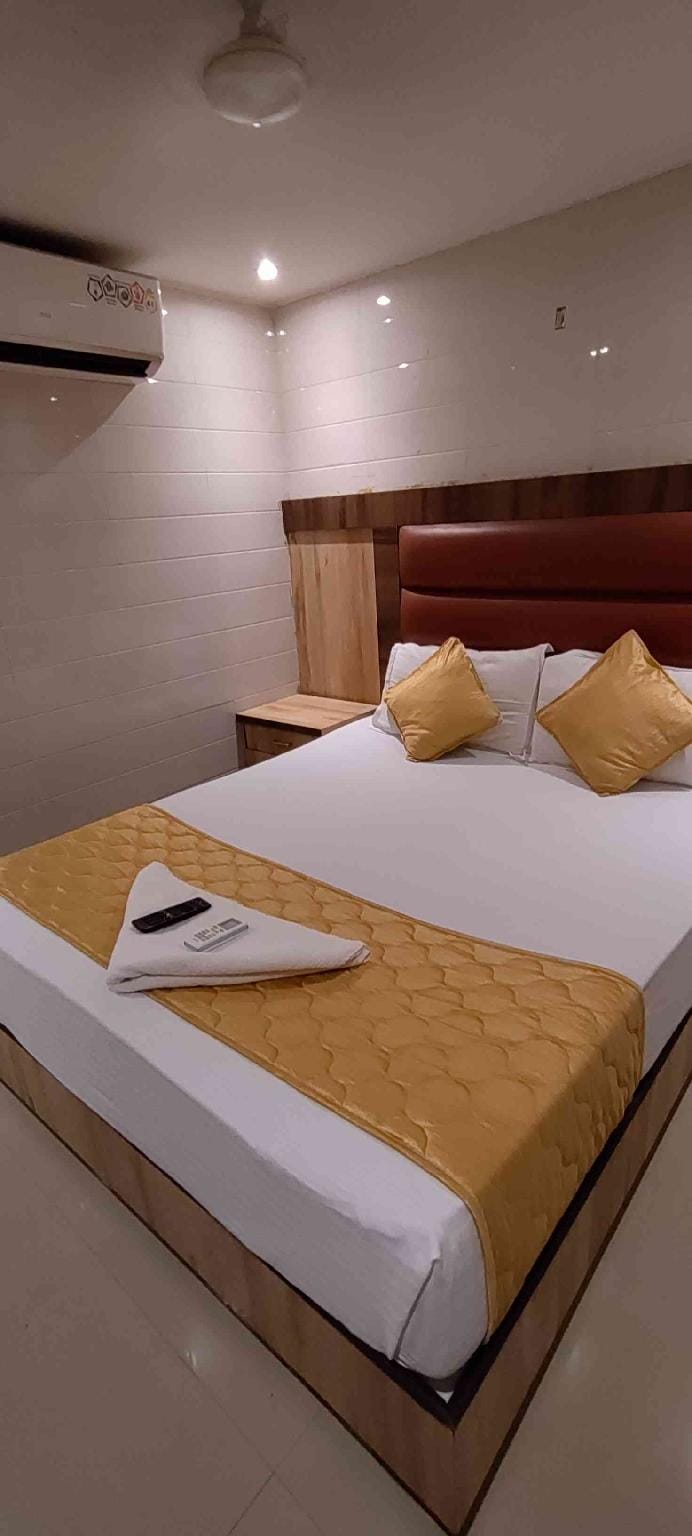 Hotel Sai Suites - Near Dadar Railway Station Hotel in Mumbai