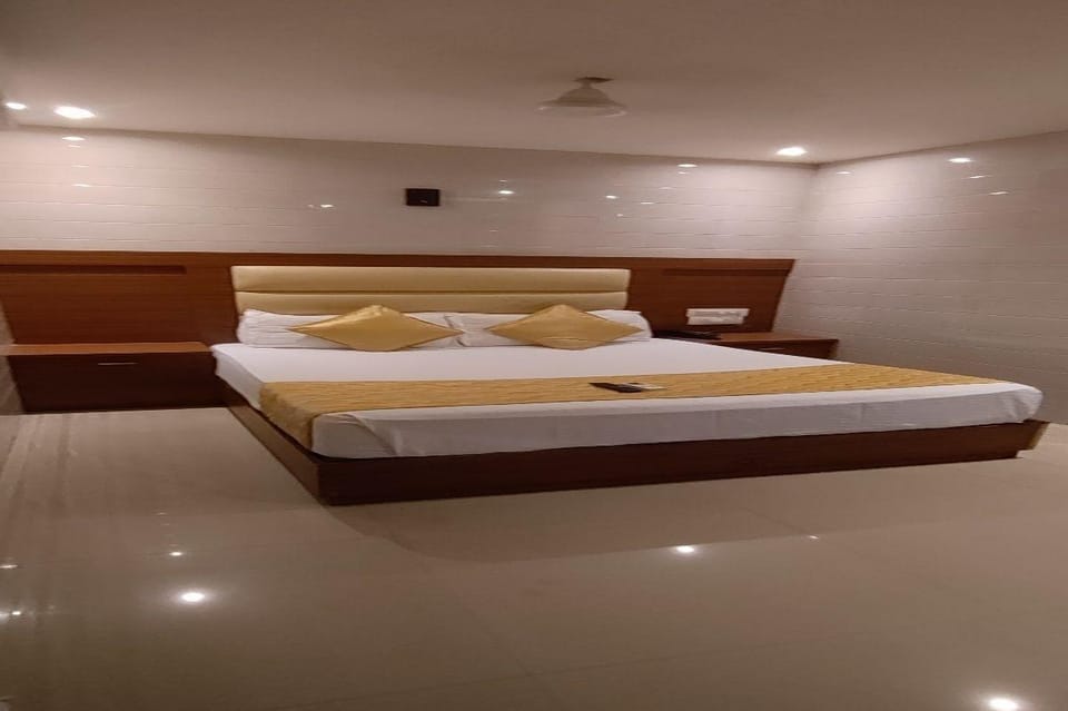 Hotel Sai Suites - Near Dadar Railway Station Hotel in Mumbai