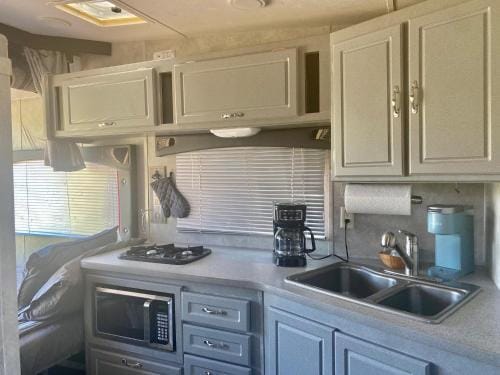 Tiny RV Stone pool Inn, Pets stay free, Zion National Park, your private Oasis! Hotel in Washington