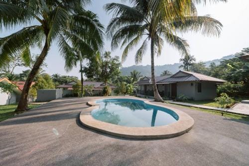 Baan Gatto Hotel in Khuekkhak