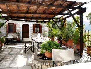 Archontiko Repana - Makrinitsa Stone Retreat Hotel in Magnesia Prefecture, Greece