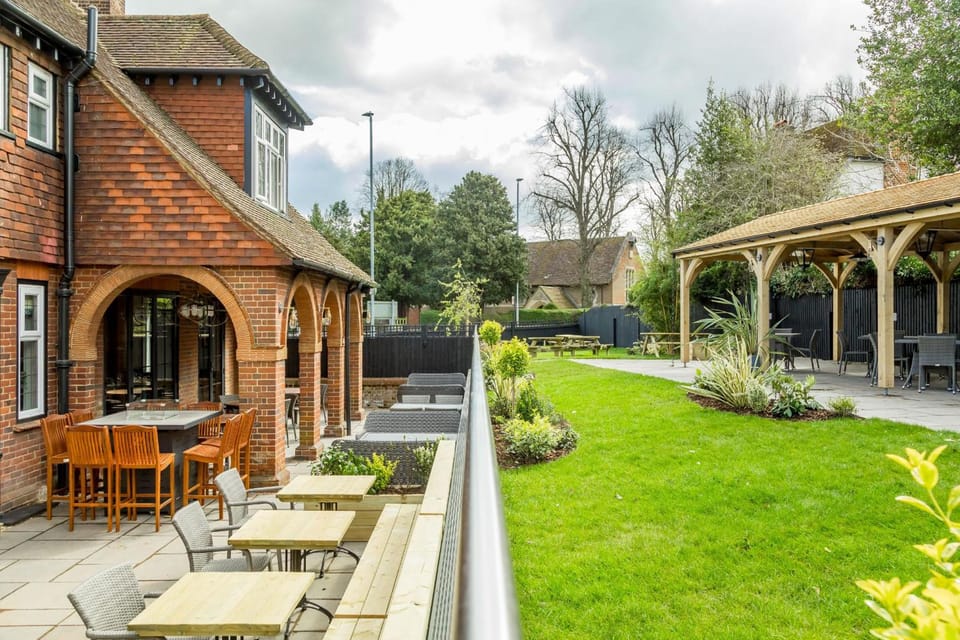 The Chequers Inn Hotel in East Hertfordshire District