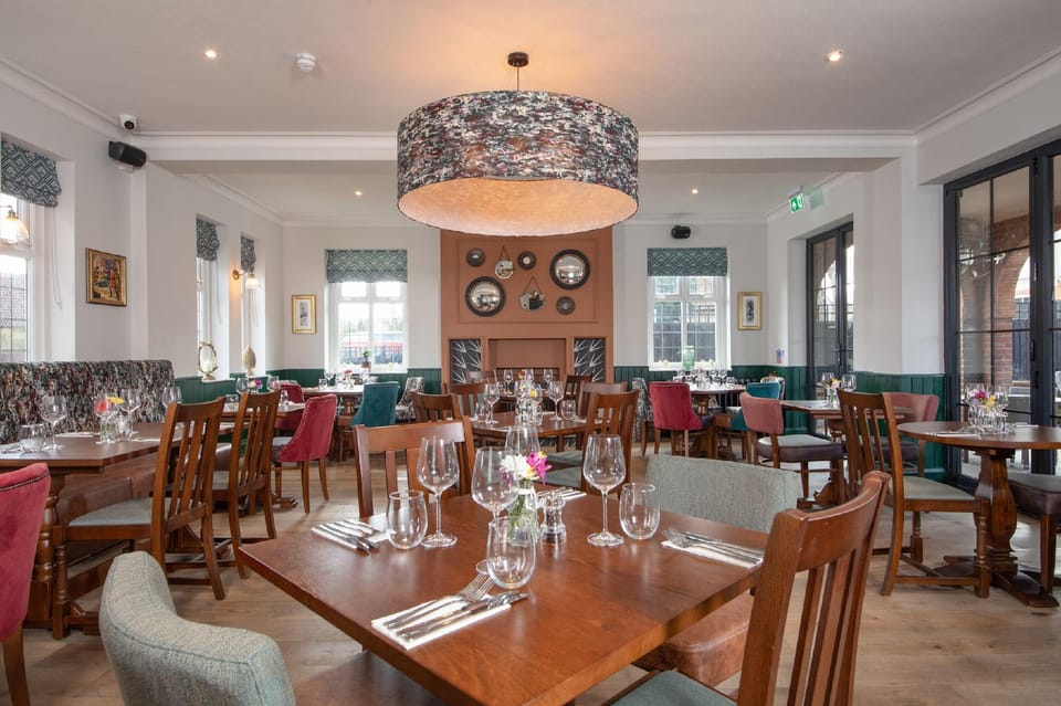 The Chequers Inn Hotel in East Hertfordshire District