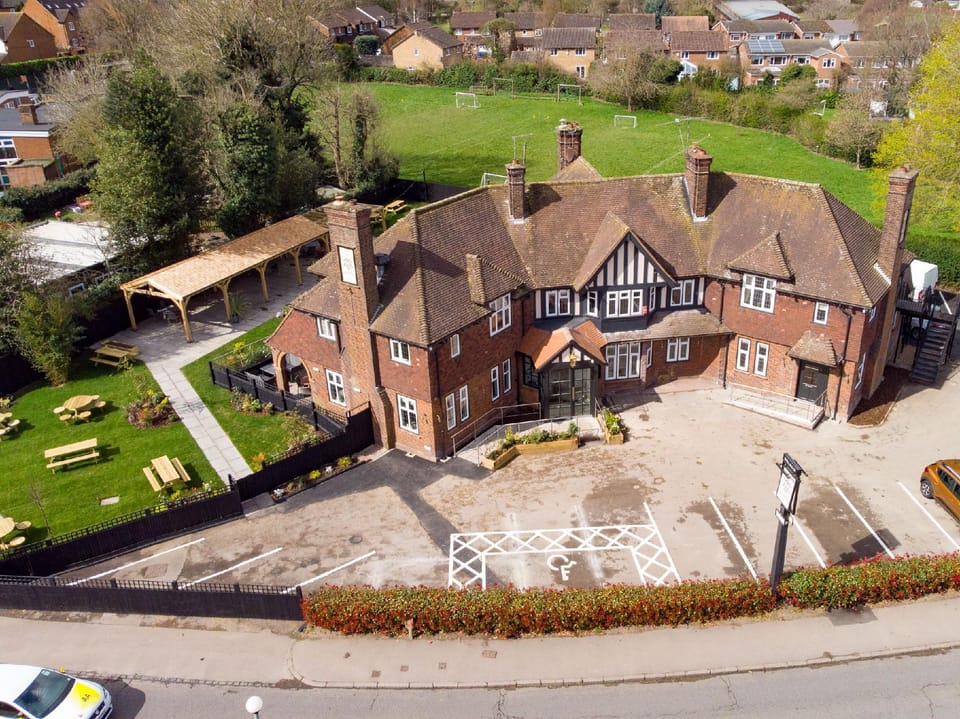 The Chequers Inn Hotel in East Hertfordshire District