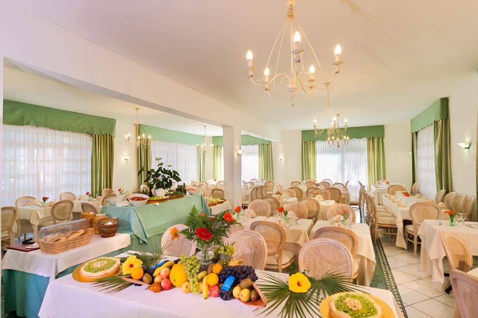 Hotel San Francesco. Hotel in Forio