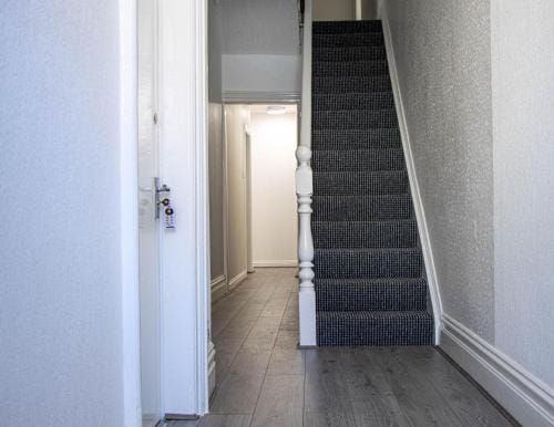 33 Turner street Hotel in England