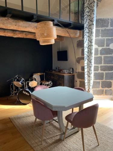 Chambres et maisons d'hotes du Prieure de la Bajasse - Le 1150 Hotel in Auvergne-Rhône-Alpes
