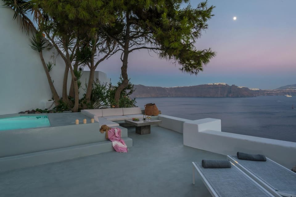 Pina Caldera Residence Hotel in Oia