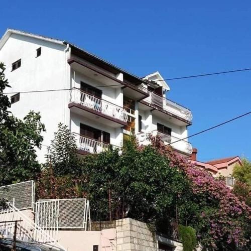Privatan smestaj Igalo Hotel in Dubrovnik-Neretva County